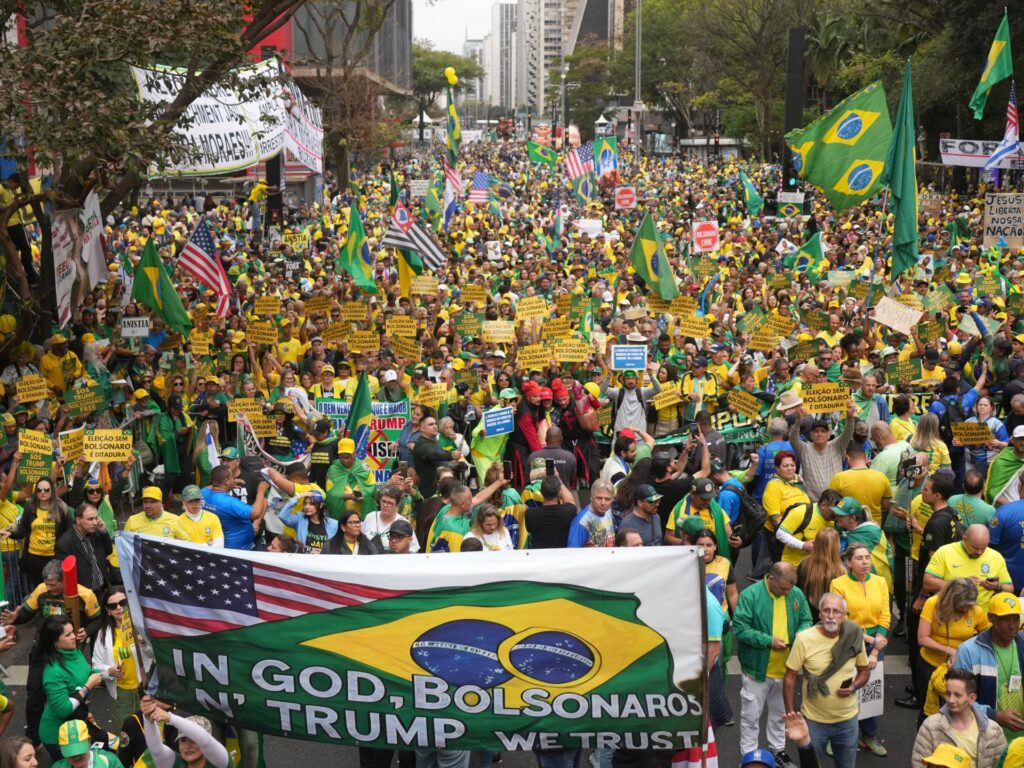 Huge crowds rally for Brazil’s Bolsonaro ahead of verdict in coup trial | Jair Bolsonaro News