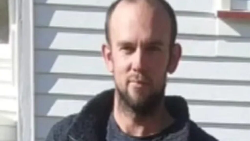 Fugitive dad ‘Bushman’ killed in shootout after hiding in wild with kids for 4 years – as 2 children still missing