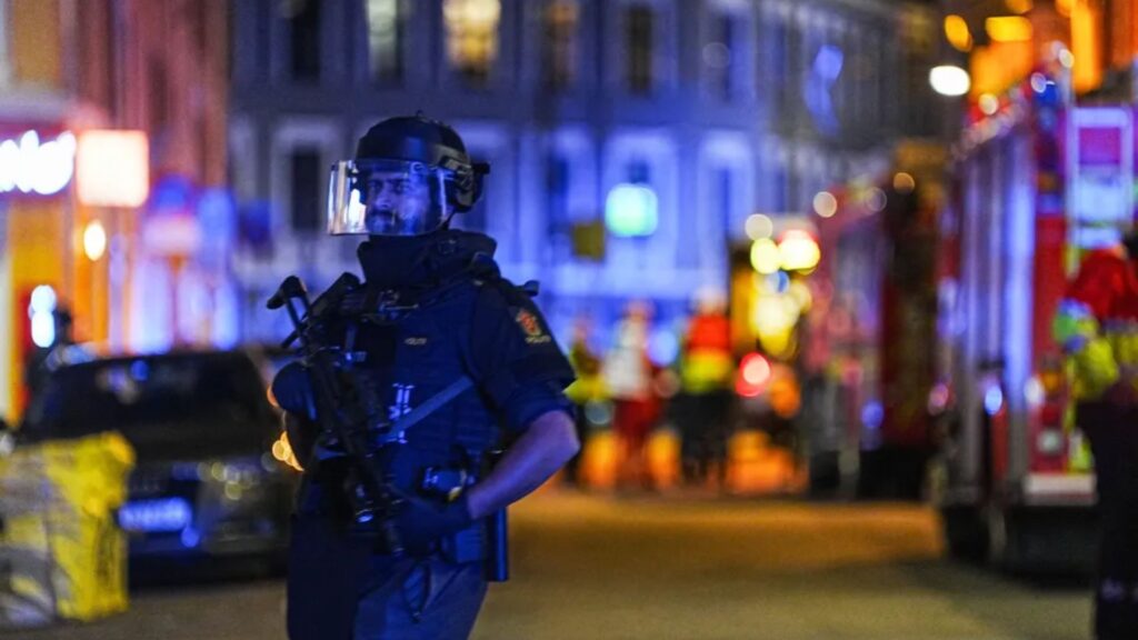 Explosion in major European city as cops blow up grenade, arrest one & warn residents to stay away