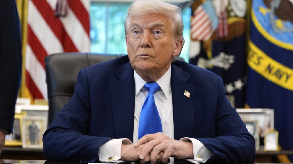 Trump’s new 0K fee on H-1B visas will hurt tech companies : NPR