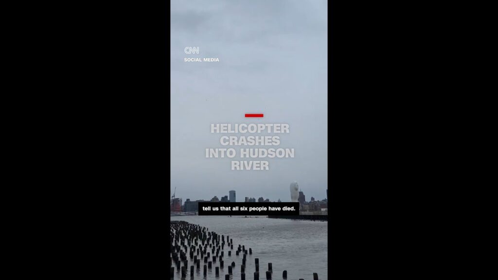 Helicopter crashes into Hudson River