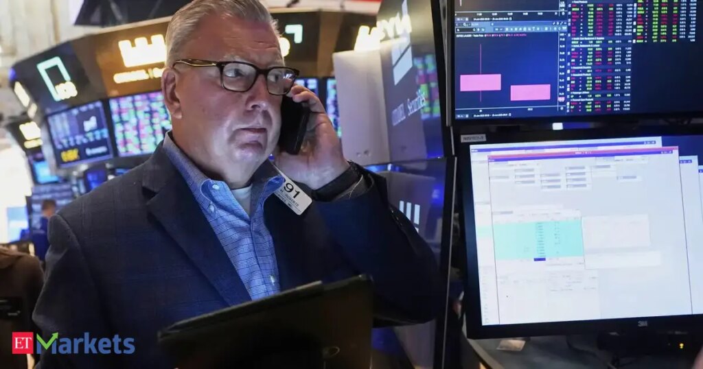 Wall Street: Wall Street ends higher as investors digest Trump trade comments