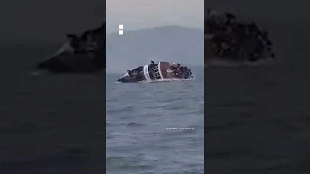 Boat capsizes in Democratic Republic of Congo | AJ #shorts