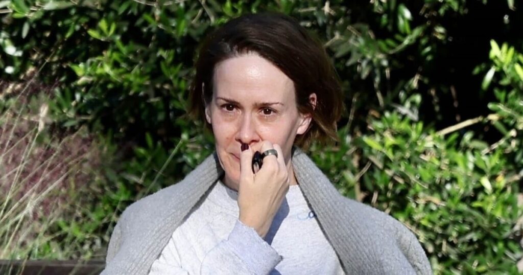Somber Sarah Paulson seen outside Diane Keaton’s home – Celebrity News – Entertainment
