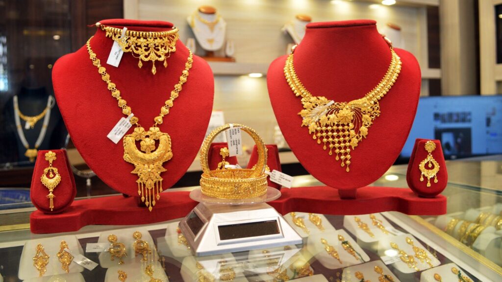 Dhanteras 2025: Want gold delivered to your home? Blinkit, Zepto, Instamart launch special service