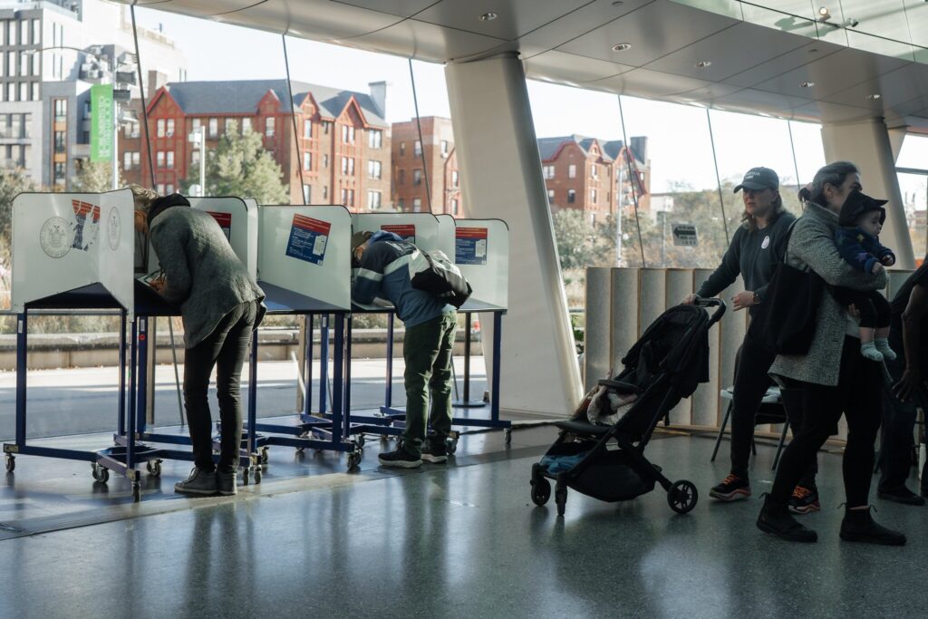 Early voting opens in NYC mayoral race that has put Jewish residents on edge