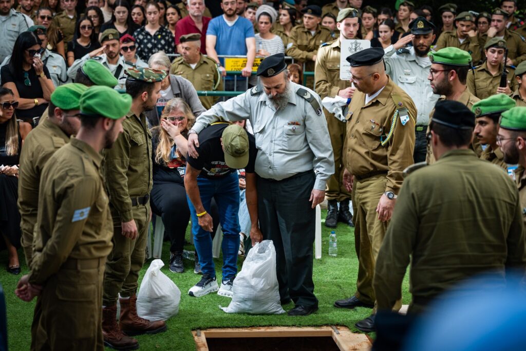 Thousands pay last respects to Staff Sgt. Tamir Nimrodi and Sgt. Maj. Muhammad el-Atrash