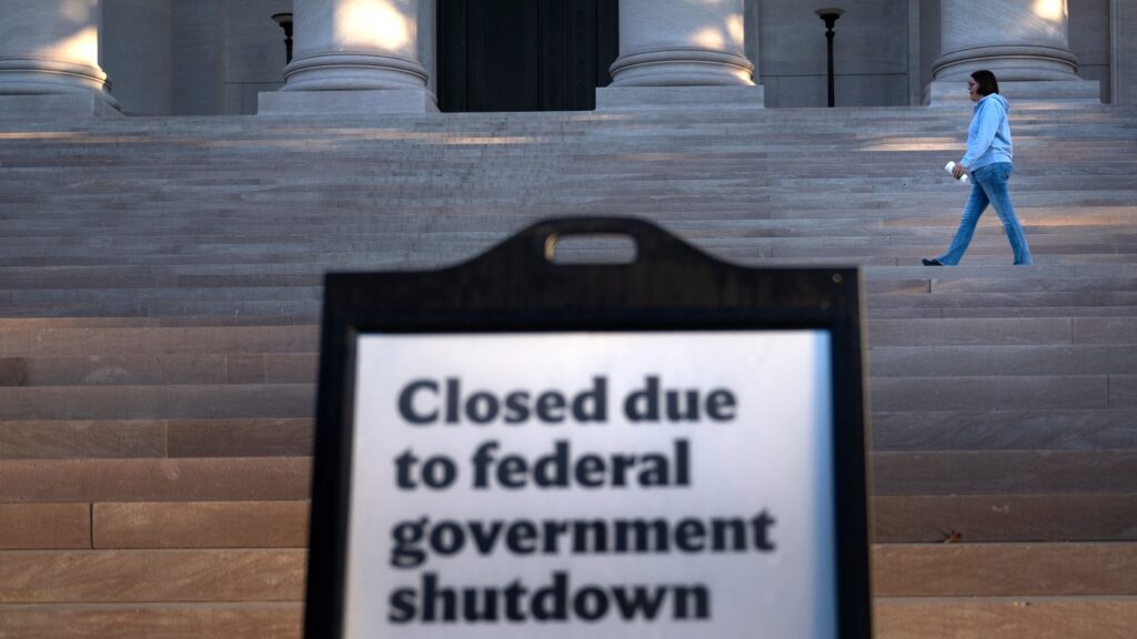 Judge pauses federal employee shutdown layoffs : NPR